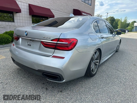 2017 BMW 7 Series ALPINA B7 xDrive with VIN WBA7F2C5XHG422275, listed as a Copart auction lot 58860745 with 78,093 mi miles and Salvage title. Bid and sale history available at DreamBid. Image 4.