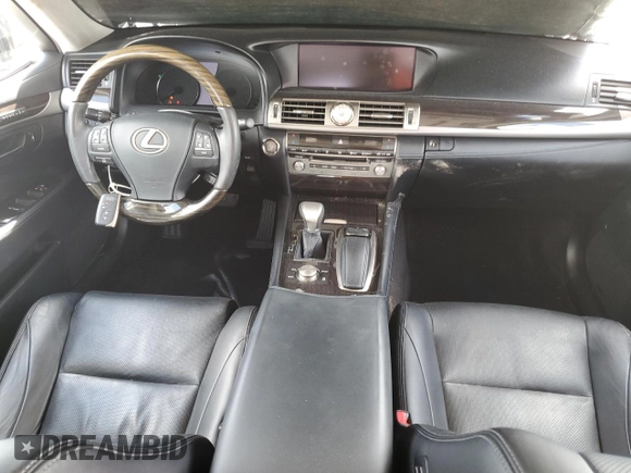 2013 Lexus LS 460 L с VIN JTHGL5EF6D5050814, выставлен на аукционе Copart как лот 64771424 с пробегом 40 048 миль миль и Списание • Salvage title. История ставок и продаж доступна на DreamBid. Изображение 8.