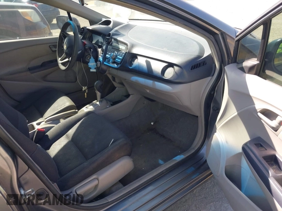 2010 Honda Insight LX с VIN JHMZE2H5XAS033628, выставлен на аукционе IAAI как лот 42326613 с пробегом 239 068 миль миль и . История ставок и продаж доступна на DreamBid. Изображение 5.