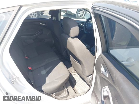 2015 Ford Focus SE with VIN 1FADP3K20FL288791, listed as a IAAI auction lot 42118958 with 164,248 mi miles. Bid and sale history available at carsss.com. Image 8.
