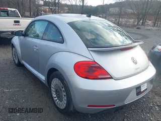 2016 Volkswagen Beetle SE с VIN 3VWJ17AT3GM606917, выставлен на аукционе IAAI как лот 41728053 с пробегом Не указан миль и . История ставок и продаж доступна на DreamBid. Изображение 3.
