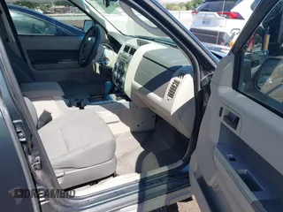 2009 Ford Escape Hybrid с VIN 1FMCU59349KB02605, выставлен на аукционе IAAI как лот 42552044 с пробегом 127 442 миль миль и . История ставок и продаж доступна на DreamBid. Изображение 5.