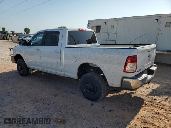 2022 Ram 2500 Big Horn z VIN 3C6UR5DL3NG322697, wystawiony jako Copart lot #55618875 z przebiegiem 132 590 mil mil oraz Czysty tytuł • Clean title. Historia ofert i sprzedaży dostępna na DreamBid. Obrazek 2.