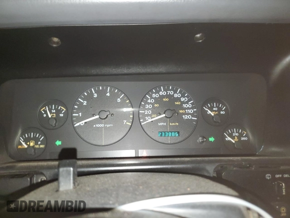 1996 Jeep Grand Cherokee Laredo with VIN 1J4EX58S5TC133225, listed as a Copart auction lot 49132214 with 233,886 mi miles and Non Repairable. Bid and sale history available at carsss.com. Image 9.