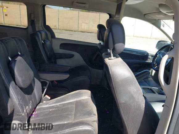 2014 Chrysler Town & Country Touring z VIN 2C4RC1BG1ER216032, wystawiony jako IAAI lot #42261084 z przebiegiem 80 151 mil mil oraz . Historia ofert i sprzedaży dostępna na DreamBid. Obrazek 8.