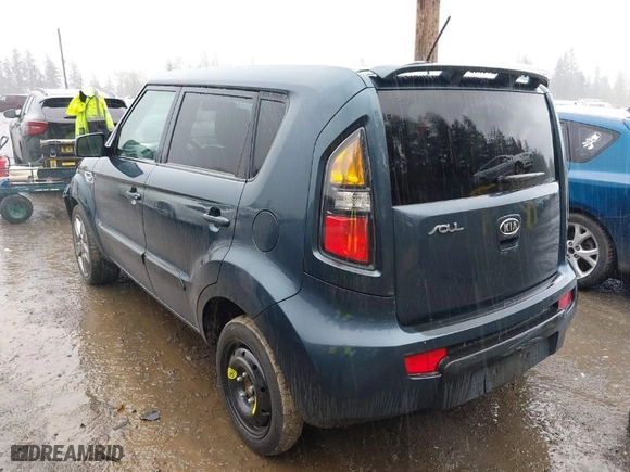 2011 Kia Soul + with VIN KNDJT2A2XB7279023, listed as a IAAI auction lot 41979158 with 178,573 mi miles. Bid and sale history available at carsss.com. Image 3.