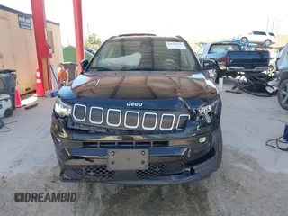 2022 Jeep Compass Latitude Lux z VIN 3C4NJDFB8NT127866, wystawiony jako IAAI lot #41859265 z przebiegiem 29 005 mil mil oraz . Historia ofert i sprzedaży dostępna na DreamBid. Obrazek 12.