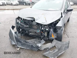 2022 Nissan Versa S z VIN 3N1CN8DV9NL821341, wystawiony jako IAAI lot #41963545 z przebiegiem 49 159 mil mil oraz . Historia ofert i sprzedaży dostępna na DreamBid. Obrazek 6.