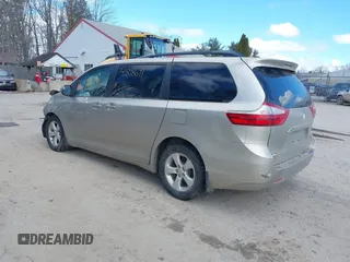 2015 Toyota Sienna LE AAS с VIN 5TDKK3DC0FS630972, выставлен на аукционе IAAI как лот 41898691 с пробегом 112 517 миль миль и . История ставок и продаж доступна на DreamBid. Изображение 3.