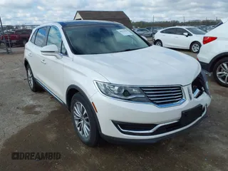 2016 Lincoln MKX Select with VIN 2LMTJ6KR3GBL61112, listed as a IAAI auction lot 42031424 with 130,321 mi miles. Bid and sale history available at carsss.com. Image 1.