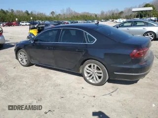 2018 Volkswagen Passat SE z VIN 1VWBA7A33JC032736, wystawiony jako Copart lot #48793675 z przebiegiem 171 726 mil mil oraz Szkoda całkowita • Salvage title. Historia ofert i sprzedaży dostępna na DreamBid. Obrazek 2.