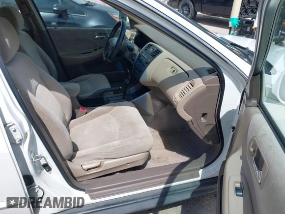 2002 Honda Accord LX z VIN 1HGCG56482A067556, wystawiony jako IAAI lot #42494292 z przebiegiem 209 511 mil mil oraz . Historia ofert i sprzedaży dostępna na DreamBid. Obrazek 5.