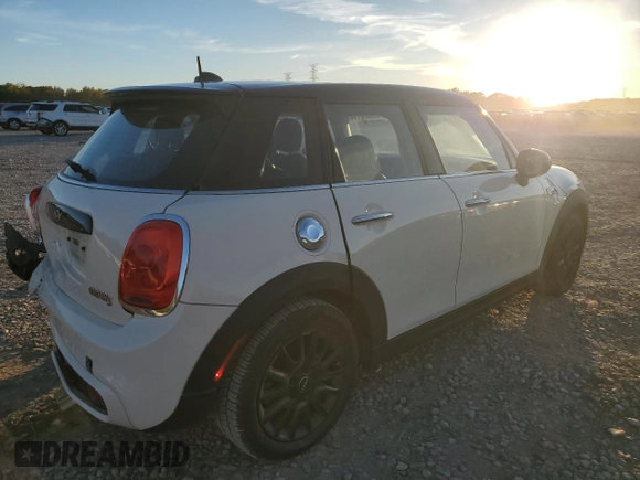 2017 MINI Hardtop 4 Door Cooper S z VIN WMWXU3C37H2F48913, wystawiony jako Copart lot #80697114 z przebiegiem 48 397 mil mil oraz Szkody całkowita. Historia ofert i sprzedaży dostępna na DreamBid. Obrazek 3.