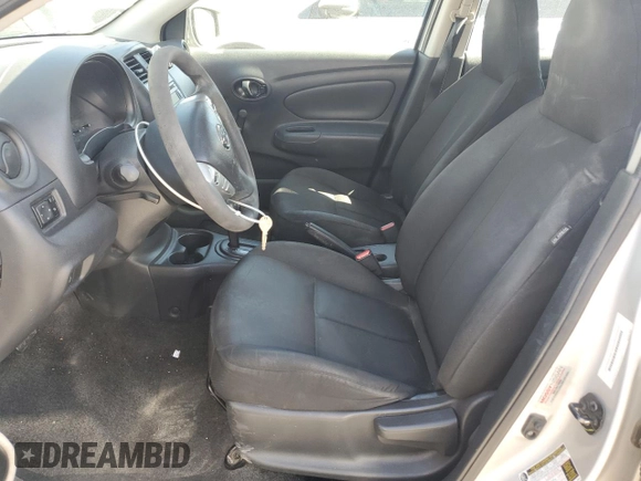 2016 Nissan Versa S z VIN 3N1CN7AP7GL905886, wystawiony jako Copart lot #48686295 z przebiegiem 142 507 mil mil oraz Szkoda całkowita • Salvage title. Historia ofert i sprzedaży dostępna na DreamBid. Obrazek 7.