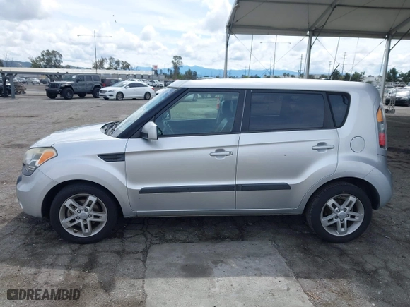 2011 Kia Soul + with VIN KNDJT2A22B7706579, listed as a IAAI auction lot 41921442 with 162,383 mi miles. Bid and sale history available at carsss.com. Image 14.
