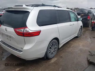 2018 Toyota Sienna XLE Auto Access Seat with VIN 5TDYZ3DC8JS906460, listed as a IAAI auction lot 41468064 with 87,750 mi miles. Bid and sale history available at carsss.com. Image 4.