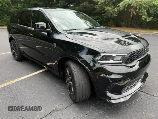 2021 Dodge Durango SRT Hellcat z VIN 1C4SDJH93MC643131, wystawiony jako Copart lot #64702375 z przebiegiem 37 884 mil mil oraz Czysty tytuł • Clean title. Historia ofert i sprzedaży dostępna na DreamBid. Obrazek 1.