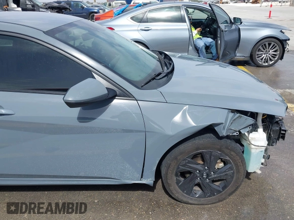 2021 Hyundai Elantra SEL with VIN KMHLM4AG1MU144395, listed as a IAAI auction lot 41748333 with 109,751 mi miles and . Bid and sale history available at carsss.com. Image 18.