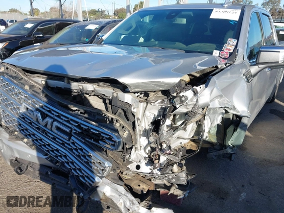 2019 GMC Sierra 1500 SLT z VIN 3GTP8DED8KG224724, wystawiony jako IAAI lot #41389124 z przebiegiem 118 106 mil mil oraz . Historia ofert i sprzedaży dostępna na DreamBid. Obrazek 6.