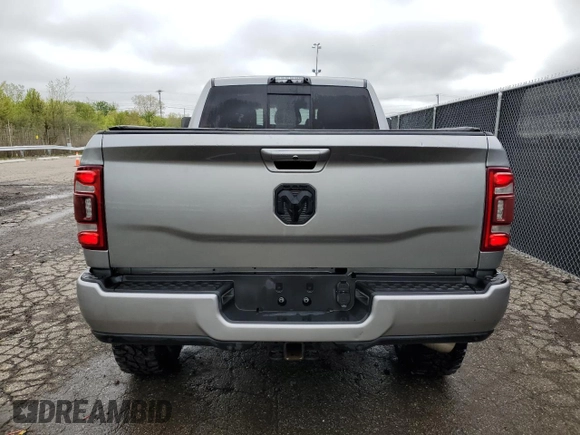 2020 Ram 2500 Limited z VIN 3C6UR5SL9LG282626, wystawiony jako Copart lot #55918975 z przebiegiem 129 540 mil mil oraz Czysty tytuł • Clean title. Historia ofert i sprzedaży dostępna na DreamBid. Obrazek 6.