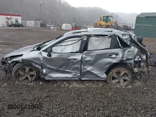 2023 Toyota RAV4 SE с VIN JTMAB3FV3PD159200, выставлен на аукционе IAAI как лот 42040197 с пробегом 5 291 миль миль и . История ставок и продаж доступна на DreamBid. Изображение 14.