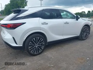 2024 Lexus RX 350 z VIN 2T2BAMBA4RC028661, wystawiony jako IAAI lot #42252708 z przebiegiem 19 141 mil mil oraz . Historia ofert i sprzedaży dostępna na DreamBid. Obrazek 4.