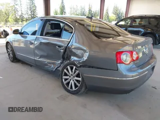 2006 Volkswagen Passat 3.6L V6 z VIN WVWDU73C16P152339, wystawiony jako IAAI lot #42194918 z przebiegiem 167 399 mil mil oraz . Historia ofert i sprzedaży dostępna na DreamBid. Obrazek 3.