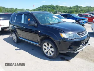 2008 Mitsubishi Outlander SE z VIN JA4LT31W58Z019704, wystawiony jako IAAI lot #42295390 z przebiegiem 304 586 mil mil oraz . Historia ofert i sprzedaży dostępna na DreamBid. Obrazek 1.