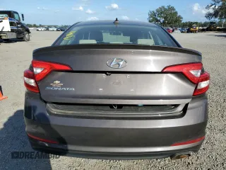 2017 Hyundai Sonata 2.4L z VIN 5NPE24AF6HH540980, wystawiony jako Copart lot #74983064 z przebiegiem 126 008 mil mil oraz Szkoda całkowita • Salvage title. Historia ofert i sprzedaży dostępna na DreamBid. Obrazek 6.