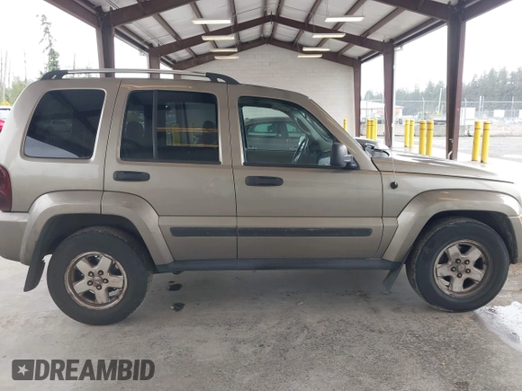 2006 Jeep Liberty Limited с VIN 1J4GL58576W113642, выставлен на аукционе IAAI как лот 42290963 с пробегом 273 565 миль миль и . История ставок и продаж доступна на DreamBid. Изображение 13.