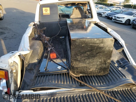 1999 Ford Ranger XL with VIN 1FTYR10V8XUB05186, listed as a Copart auction lot 84733784 with 252,631 mi miles and Non Repairable. Bid and sale history available at carsss.com. Image 10.