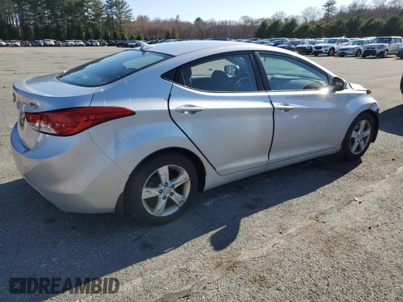 2013 Hyundai Elantra GLS z VIN 5NPDH4AEXDH319488, wystawiony jako Copart lot #53464885 z przebiegiem 279 079 mil mil oraz Szkoda całkowita • Salvage title. Historia ofert i sprzedaży dostępna na DreamBid. Obrazek 3.