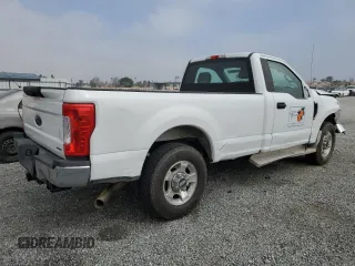 2017 Ford F-250 XL with VIN 1FTBF2A6XHEE32955, listed as a Copart auction lot 43188895 with 170,418 mi miles and Salvage title. Bid and sale history available at DreamBid. Image 3.