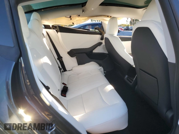 2025 Tesla Model 3 Long Range with VIN 5YJ3E1EA4SF887547, listed as a Copart auction lot 85526184 with 2,506 mi miles and Salvage title. Bid and sale history available at DreamBid. Image 11.
