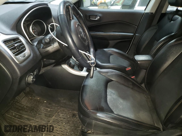 2018 Jeep Compass Latitude z VIN 3C4NJDBB0JT223491, wystawiony jako Copart lot #41495835 z przebiegiem 82 967 mil mil oraz Szkoda całkowita • Salvage title. Historia ofert i sprzedaży dostępna na DreamBid. Obrazek 7.