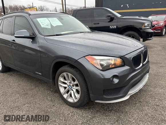 2015 BMW X1 xDrive28i with VIN WBAVL1C53FVY34430, listed as a Copart auction lot 49547905 with 87,431 mi miles and Clean Title. Bid and sale history available at carsss.com. Image 1.