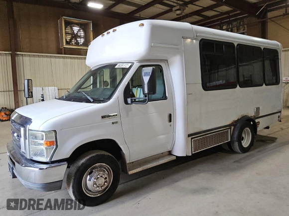 2010 Ford Econoline Commercial z VIN 1FDEE3FL7ADB02475, wystawiony jako Copart lot #77419564 z przebiegiem 72 987 mil mil oraz Tytuł czysty. Historia ofert i sprzedaży dostępna na DreamBid. Obrazek 1.