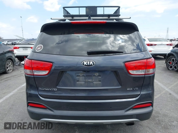 2016 Kia Sorento EX with VIN 5XYPH4A50GG160599, listed as a IAAI auction lot 42127992 with 301,716 mi miles. Bid and sale history available at carsss.com. Image 17.