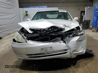 2003 Toyota Camry LE with VIN 4T1BE32KX3U158221, listed as a Copart auction lot 52087875 with 201,020 mi miles and Salvage Title. Bid and sale history available at DreamBid. Image 5.