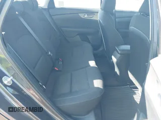 2019 Kia Forte LXS z VIN 3KPF24AD0KE087972, wystawiony jako IAAI lot #42252390 z przebiegiem 118 537 mil mil oraz . Historia ofert i sprzedaży dostępna na DreamBid. Obrazek 8.