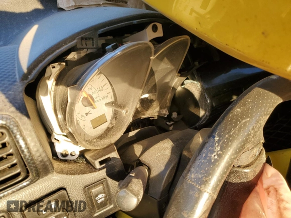 2003 Toyota MR2 z VIN JTDFR320X30066154, wystawiony jako Copart lot #88558225 z przebiegiem Nie podano mil oraz Szkoda całkowita • Salvage title. Historia ofert i sprzedaży dostępna na DreamBid. Obrazek 9.