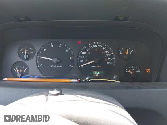 2004 Jeep Grand Cherokee Laredo with VIN 1J4GW48S74C401022, listed as a IAAI auction lot 41982319 with 170,607 mi miles. Bid and sale history available at carsss.com. Image 7.