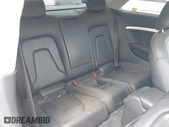 2012 Audi A5 Premium Plus z VIN WAULFAFR8CA004140, wystawiony jako IAAI lot #42009180 z przebiegiem 133 284 mil mil oraz . Historia ofert i sprzedaży dostępna na DreamBid. Obrazek 8.