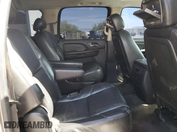 2009 GMC Yukon XL z VIN 1GKFC06269J102165, wystawiony jako Copart lot #54874955 z przebiegiem 248 831 mil mil oraz Szkoda całkowita • Salvage title. Historia ofert i sprzedaży dostępna na DreamBid. Obrazek 11.