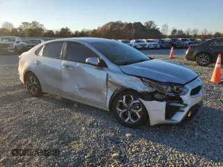 2021 Kia Forte LXS z VIN 3KPF24AD9ME352097, wystawiony jako Copart lot #80900344 z przebiegiem 95 263 mil mil oraz Szkoda całkowita • Salvage title. Historia ofert i sprzedaży dostępna na DreamBid. Obrazek 4.