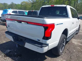 2022 Ford F-150 Lightning Pro z VIN 1FTVW1EL3NWG16227, wystawiony jako IAAI lot #41994584 z przebiegiem 23 341 mil mil oraz . Historia ofert i sprzedaży dostępna na DreamBid. Obrazek 4.