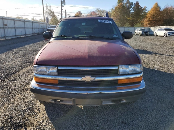 1999 Chevrolet Blazer LS with VIN 1GNDT13WXX2119758, listed as a Copart auction lot 76240964 with 162,369 mi miles and Salvage Title. Bid and sale history available at carsss.com. Image 5.