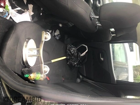 2018 Jeep Renegade Latitude with VIN ZACCJBBB6JPH80201, listed as a IAAI auction lot 42219606 with 138,145 mi miles and . Bid and sale history available at carsss.com. Image 8.