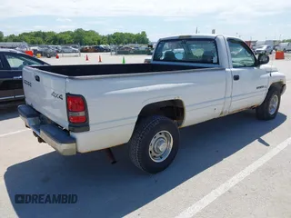 2001 Dodge 2500 z VIN 3B7KC26Z61M283195, wystawiony jako IAAI lot #42307262 z przebiegiem 127 818 mil mil oraz . Historia ofert i sprzedaży dostępna na DreamBid. Obrazek 4.