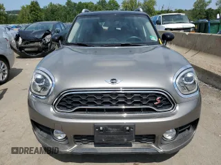2018 MINI Countryman Cooper S with VIN WMZYT5C38J3D82939, listed as a Copart auction lot 69400874 with 0 mi miles and Salvage Title. Bid and sale history available at carsss.com. Image 5.